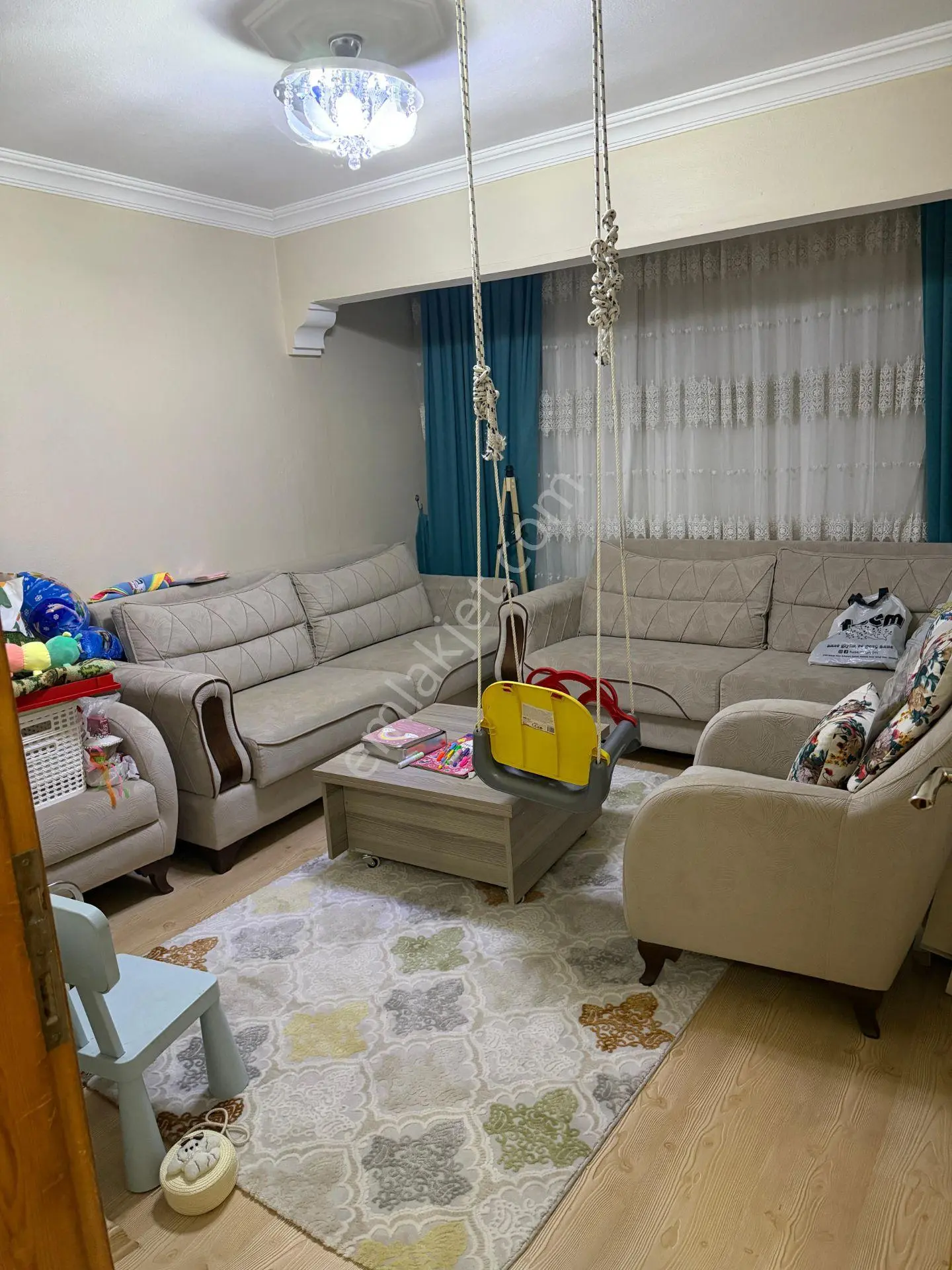 Mutlu Mahallesi 3+1 120m2 4 Katlının 2 Katı Özelikli Petek Kombili Çift Cephe Karanlık Yok Balkon — fotoğraf 6