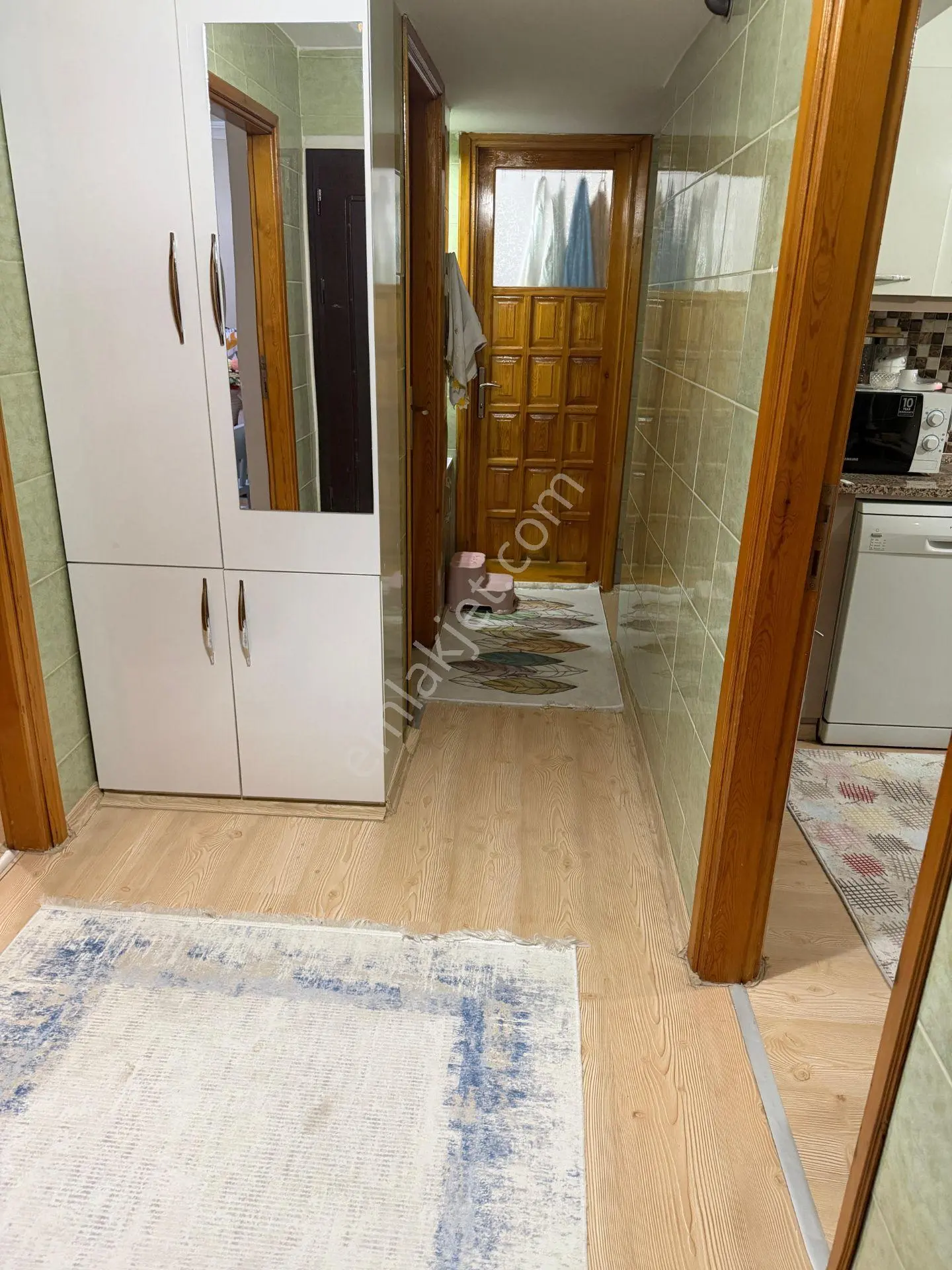 Mutlu Mahallesi 3+1 120m2 4 Katlının 2 Katı Özelikli Petek Kombili Çift Cephe Karanlık Yok Balkon — fotoğraf 7
