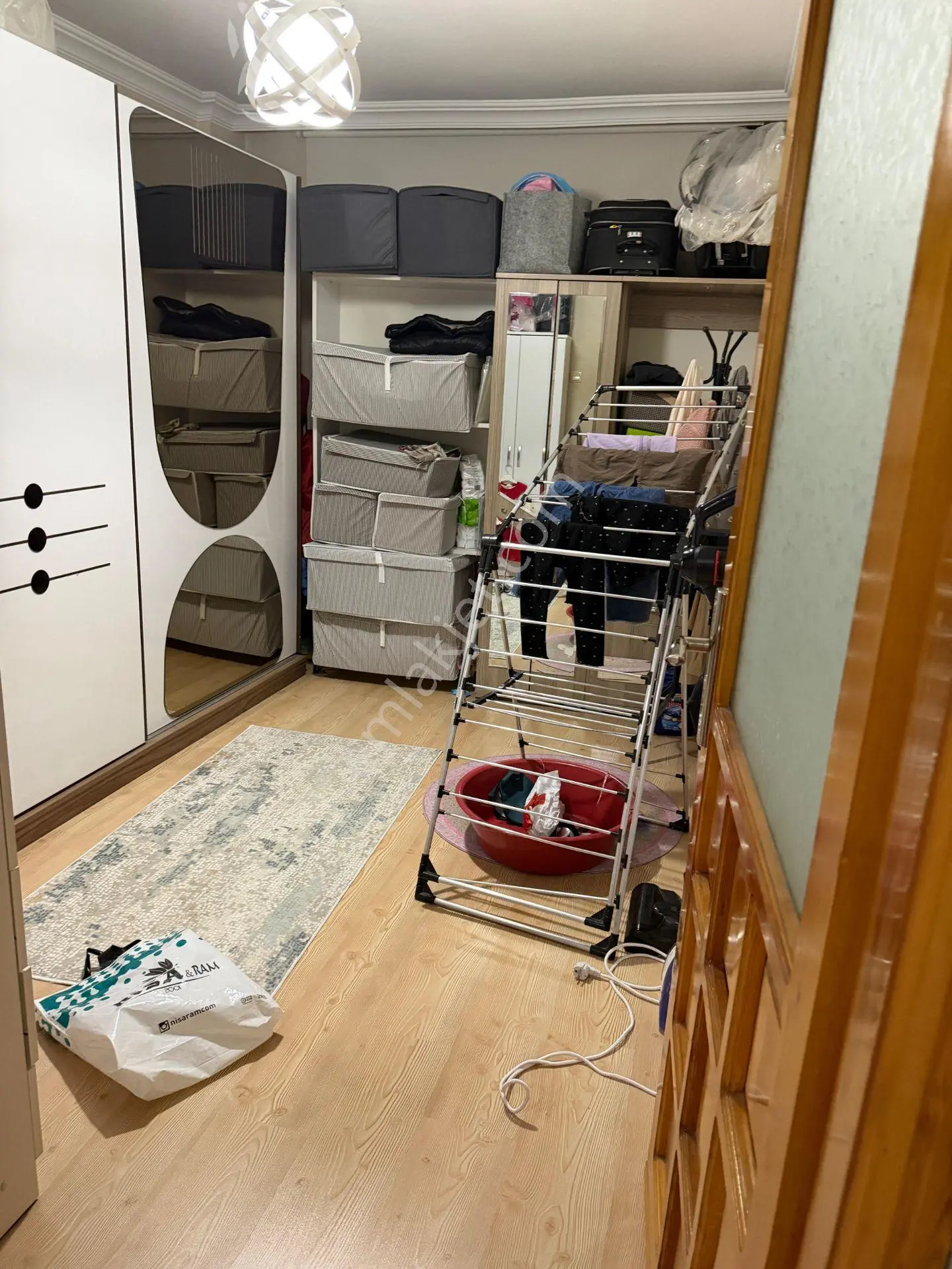 Mutlu Mahallesi 3+1 120m2 4 Katlının 2 Katı Özelikli Petek Kombili Çift Cephe Karanlık Yok Balkon — fotoğraf 14