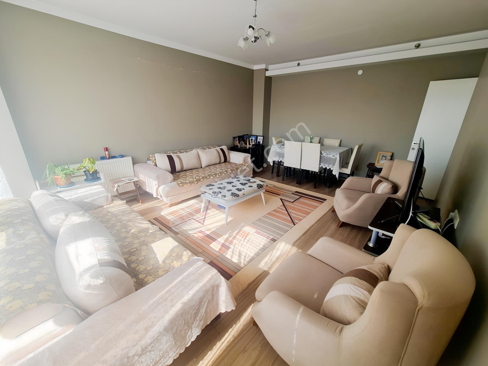 Yeşilova Mh Kapalı Mutfaklı Cadde Üzeri Lüx Ve Geniş 2+1 Daire — fotoğraf 2