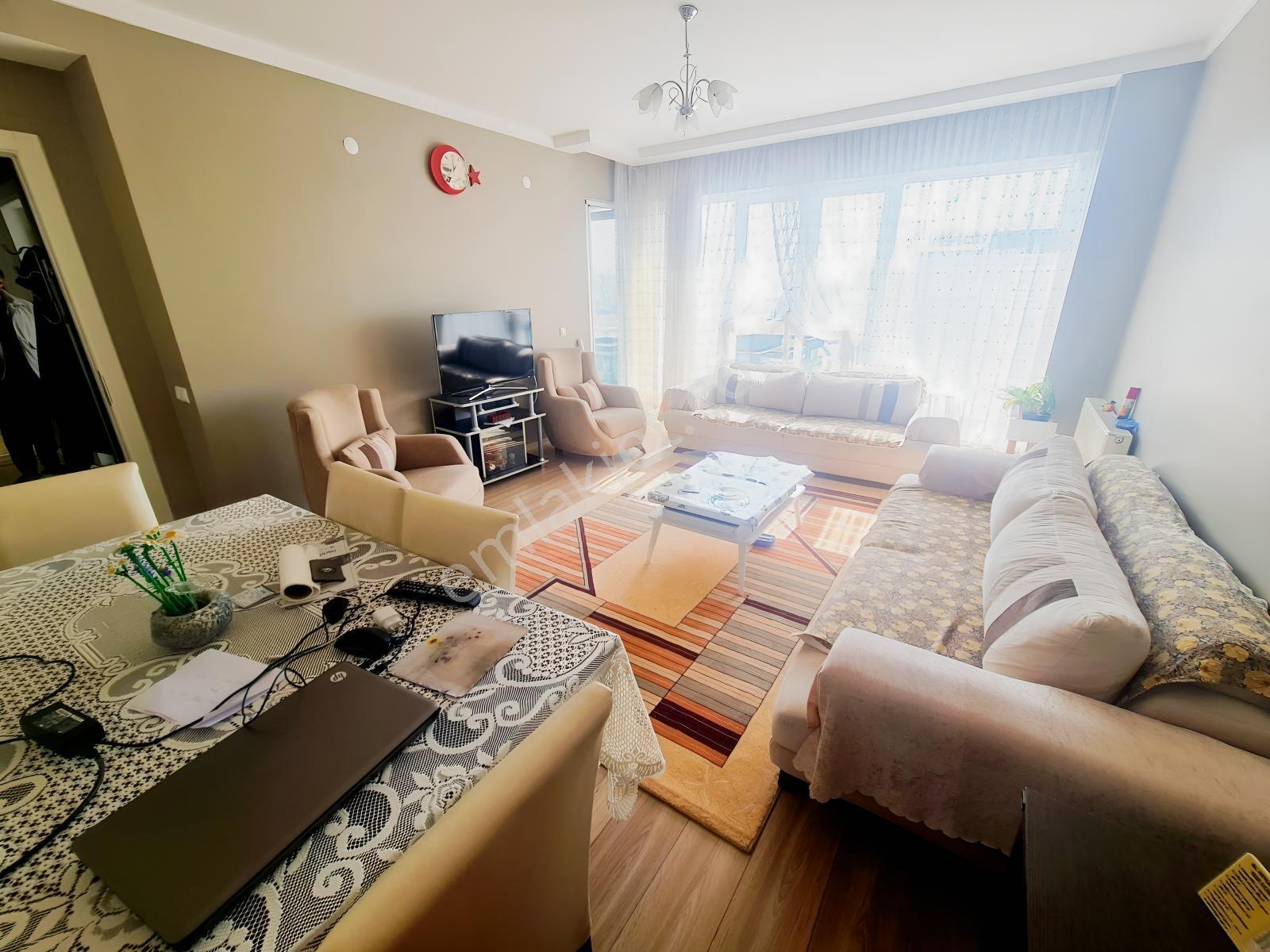 Yeşilova Mh Kapalı Mutfaklı Cadde Üzeri Lüx Ve Geniş 2+1 Daire — fotoğraf 4