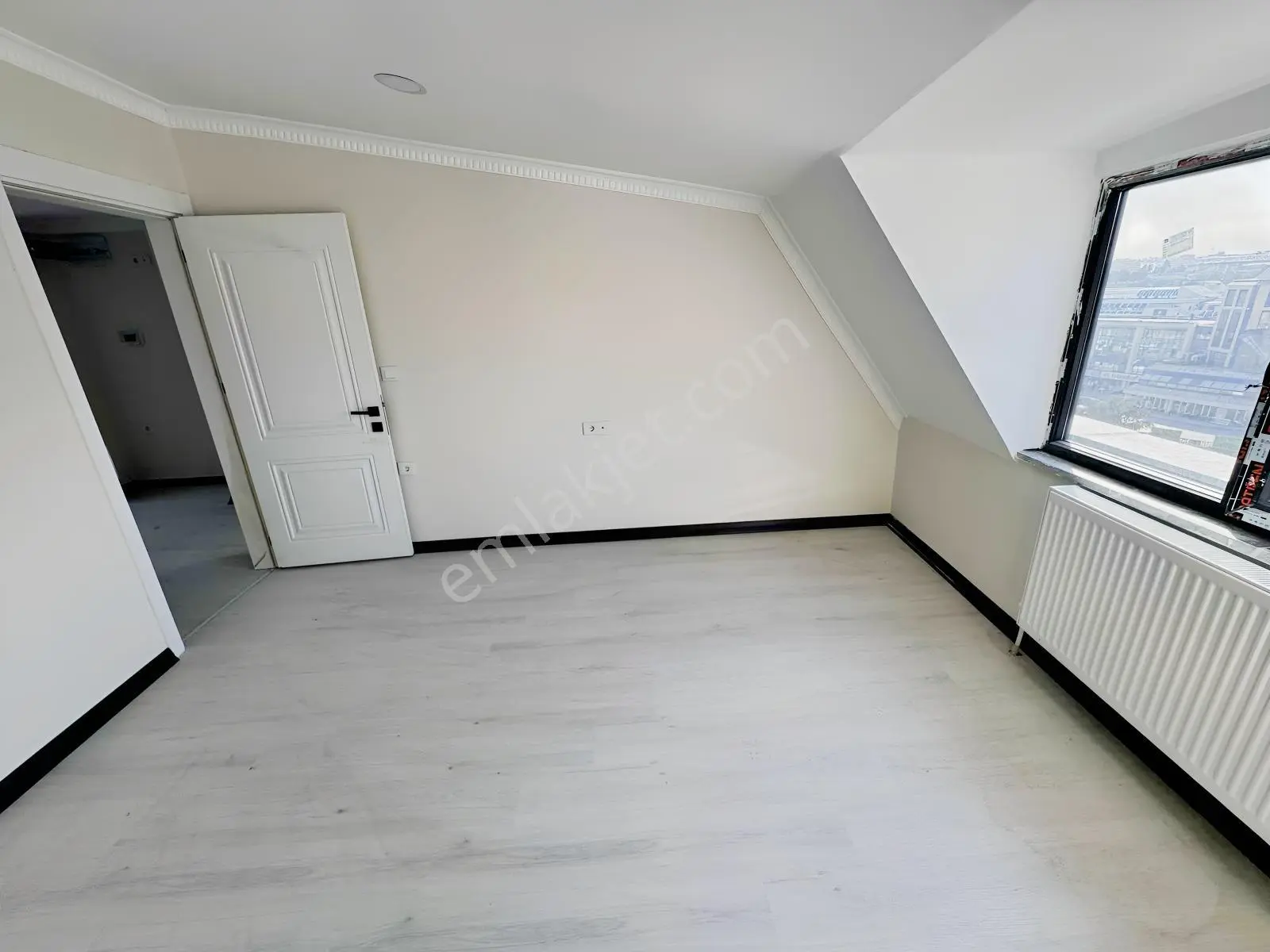Bayrampaşa'da Teraslı Satılık 3+1 Sıfır Daire — fotoğraf 3