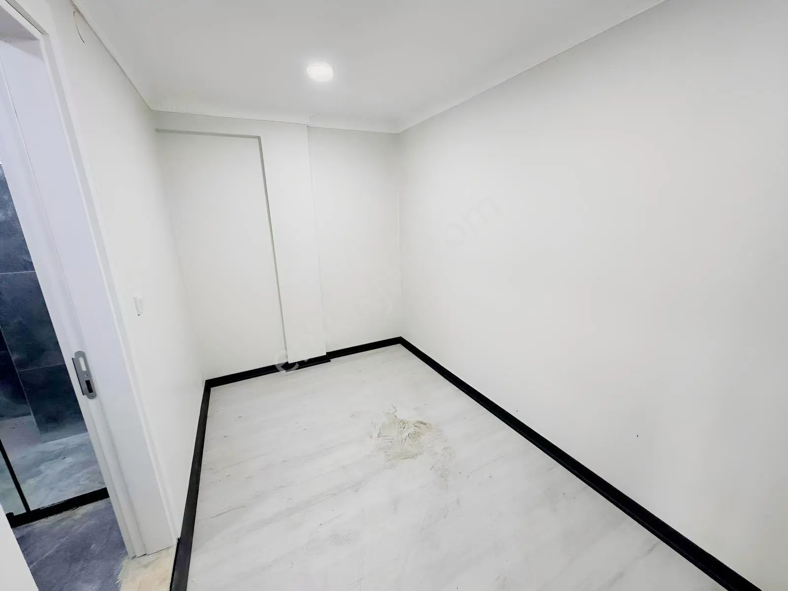Bayrampaşa'da Teraslı Satılık 3+1 Sıfır Daire — fotoğraf 11