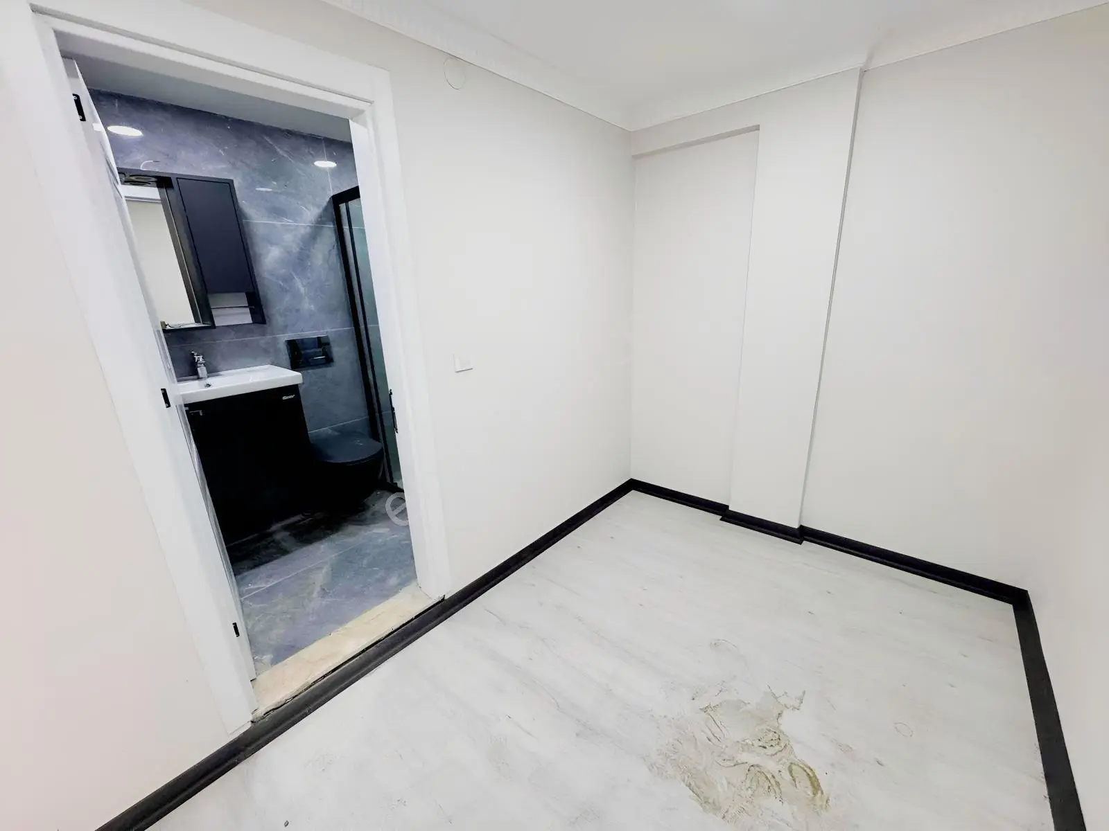 Bayrampaşa'da Teraslı Satılık 3+1 Sıfır Daire — fotoğraf 12