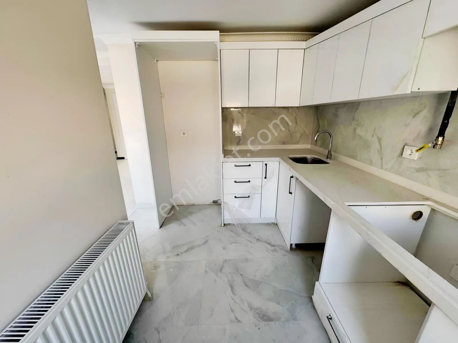 Bayrampaşa'da Teraslı Satılık 3+1 Sıfır Daire — fotoğraf 21