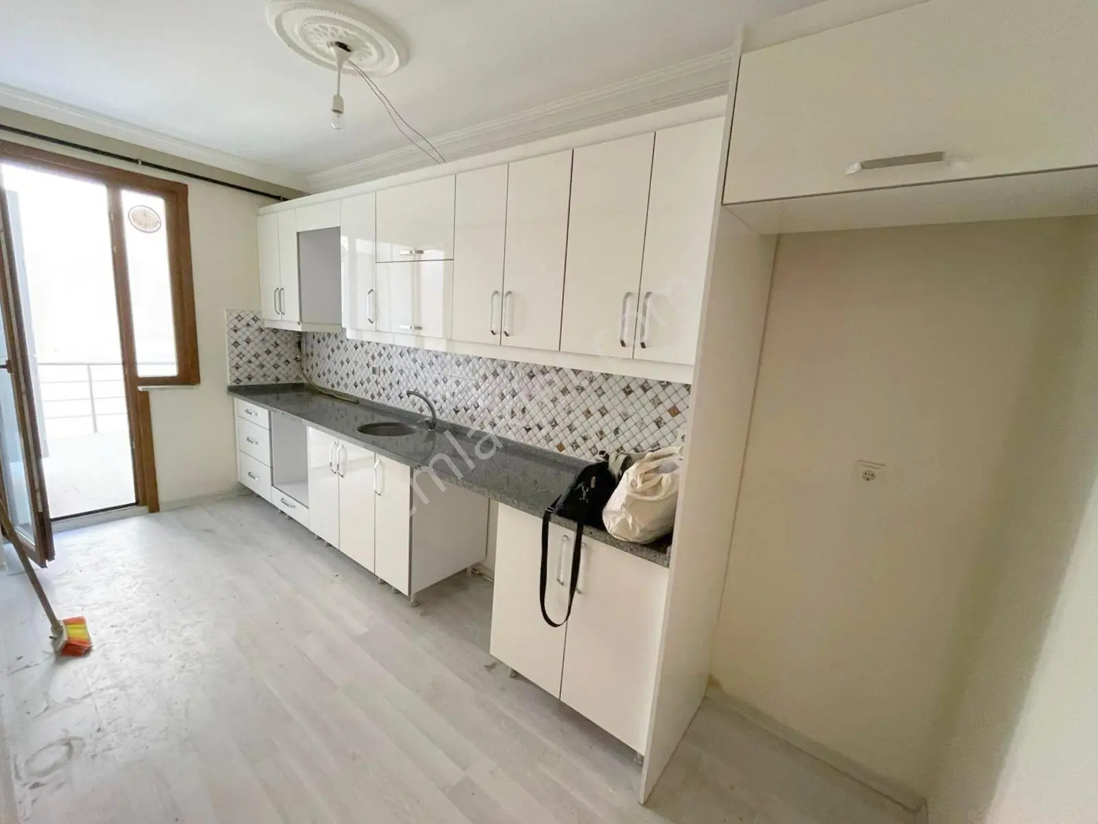 Mertcan'dan Kavakpınar Mah.iskanlı Cadde Üzeri Teraslı 2+1 Daire — fotoğraf 2