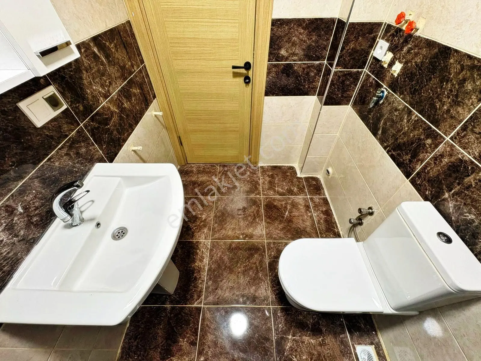 Aktiften Akçay'da Satılık Çift Balkonlu Doğalgazlı Asansörlü Lüx 2+1 Daire — fotoğraf 25
