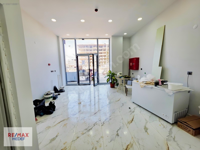 Remaxtan Kiralık Metro Yolu Ve Cadde Üzerinde Boş Sıfır Dükkan — fotoğraf 17