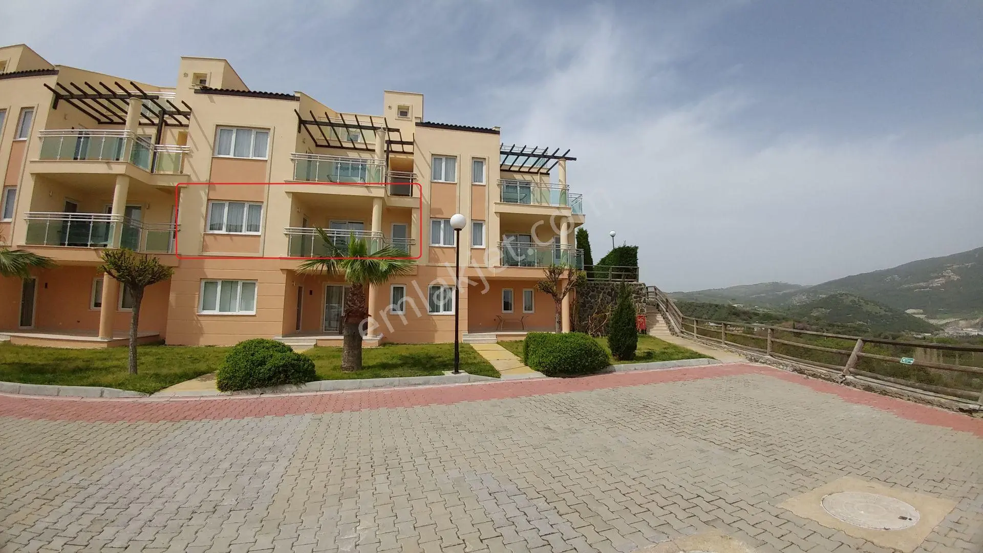 Kuşadası Golf & Spa Resort Doğa Manzaralı Eşyalı Satılık 1+1