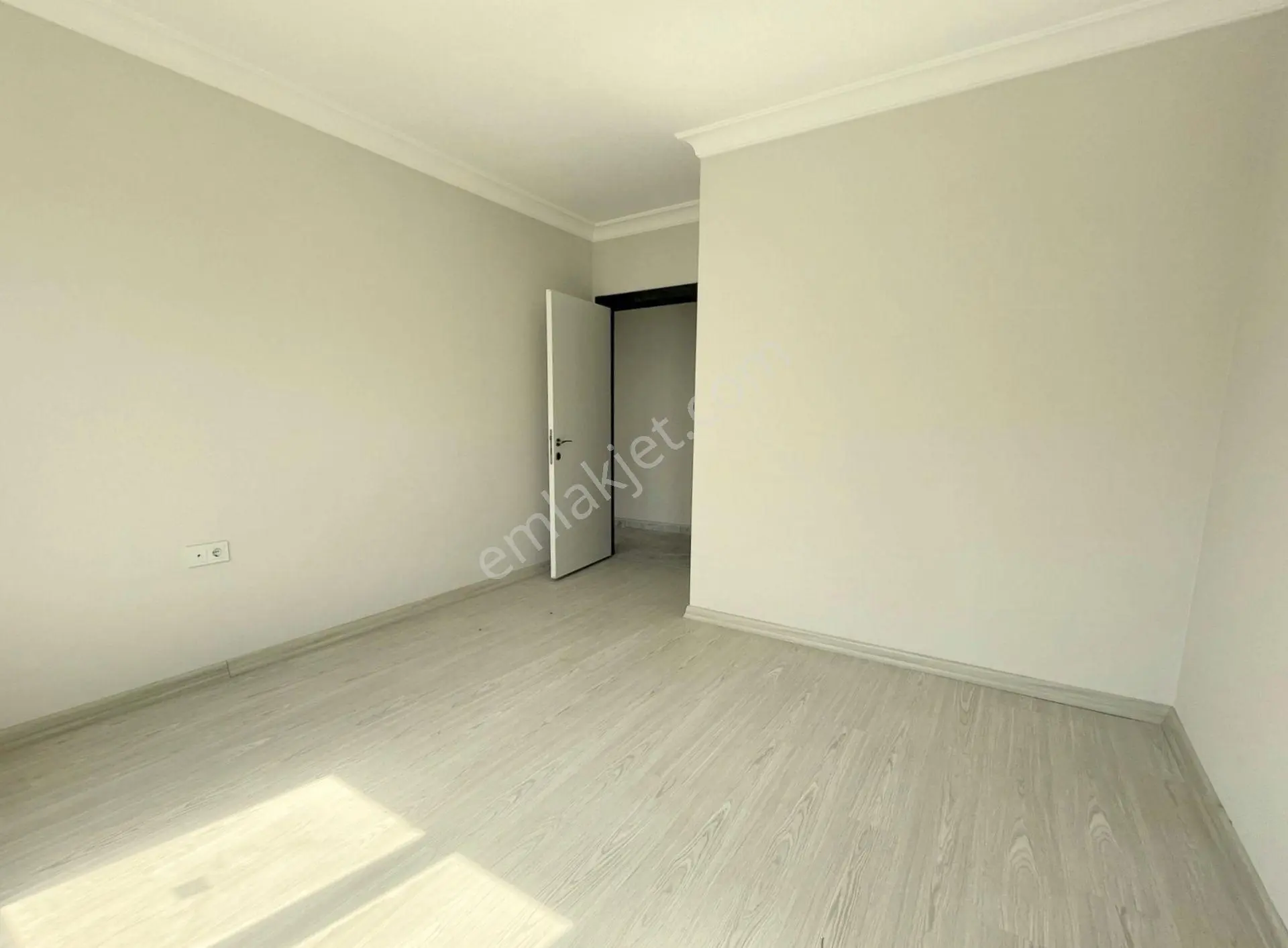 Mertcan'dan Havuzlu Güvenlikli Lüks Sitede Ara Kat 2+1 Daire — fotoğraf 8