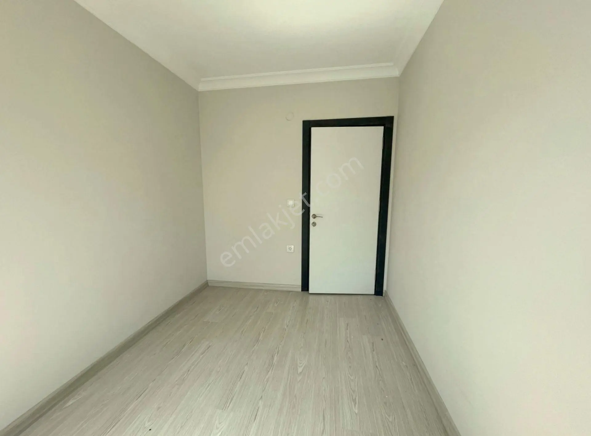 Mertcan'dan Havuzlu Güvenlikli Lüks Sitede Ara Kat 2+1 Daire — fotoğraf 10