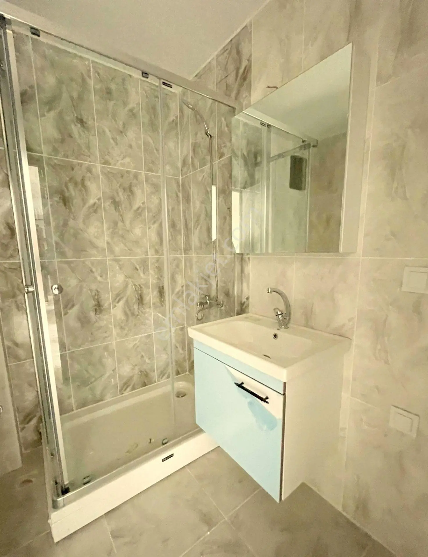 Mertcan'dan Havuzlu Güvenlikli Lüks Sitede Ara Kat 2+1 Daire — fotoğraf 11