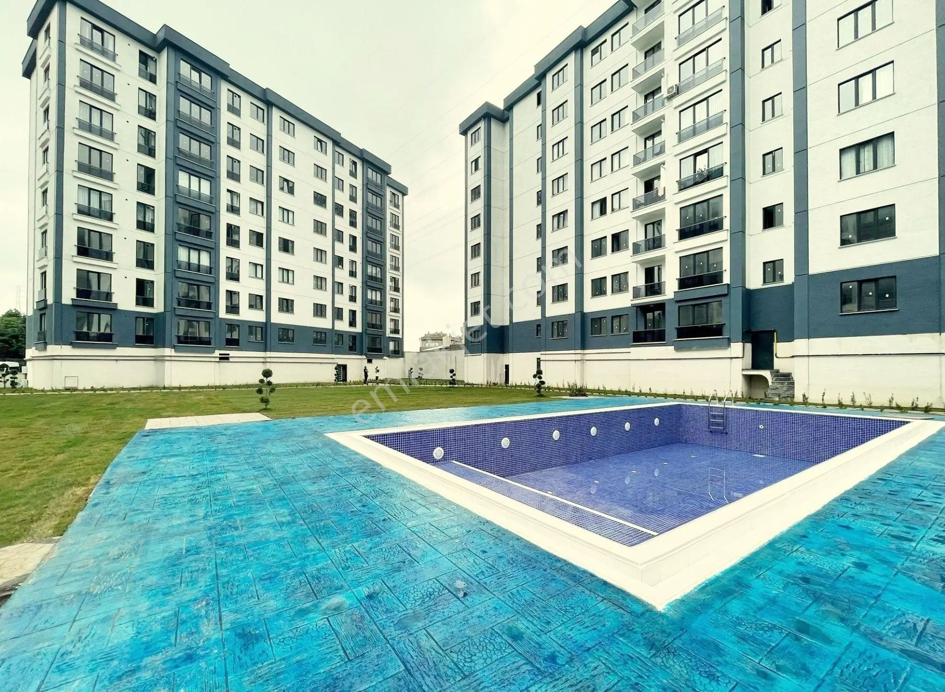 Mertcan'dan Havuzlu Güvenlikli Lüks Sitede Ara Kat 2+1 Daire — fotoğraf 15