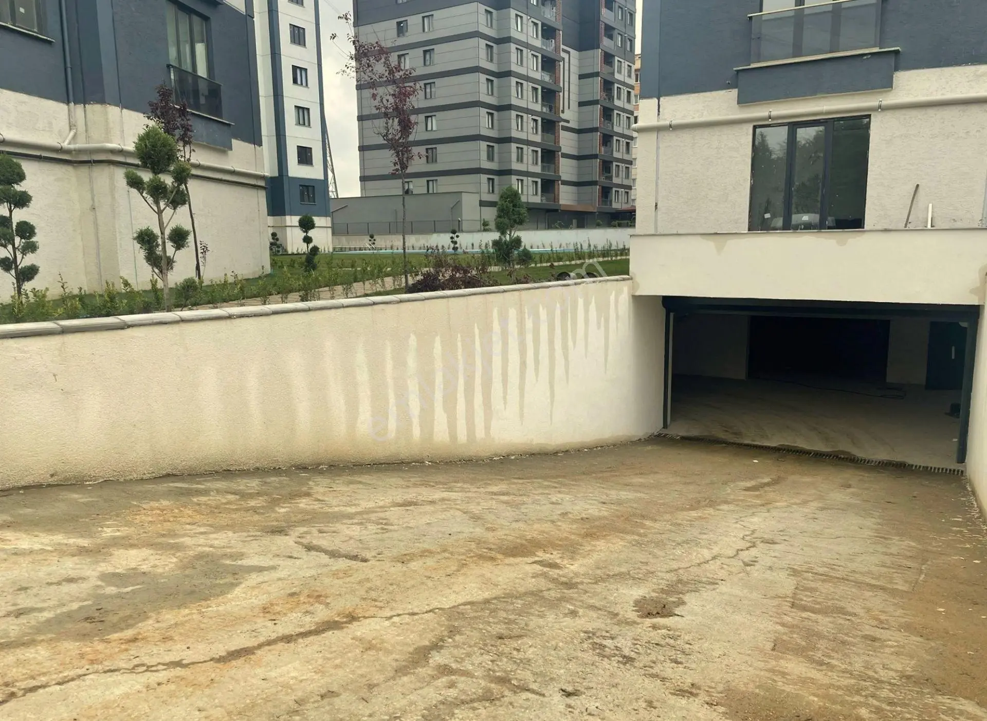 Mertcan'dan Havuzlu Güvenlikli Lüks Sitede Ara Kat 2+1 Daire — fotoğraf 17