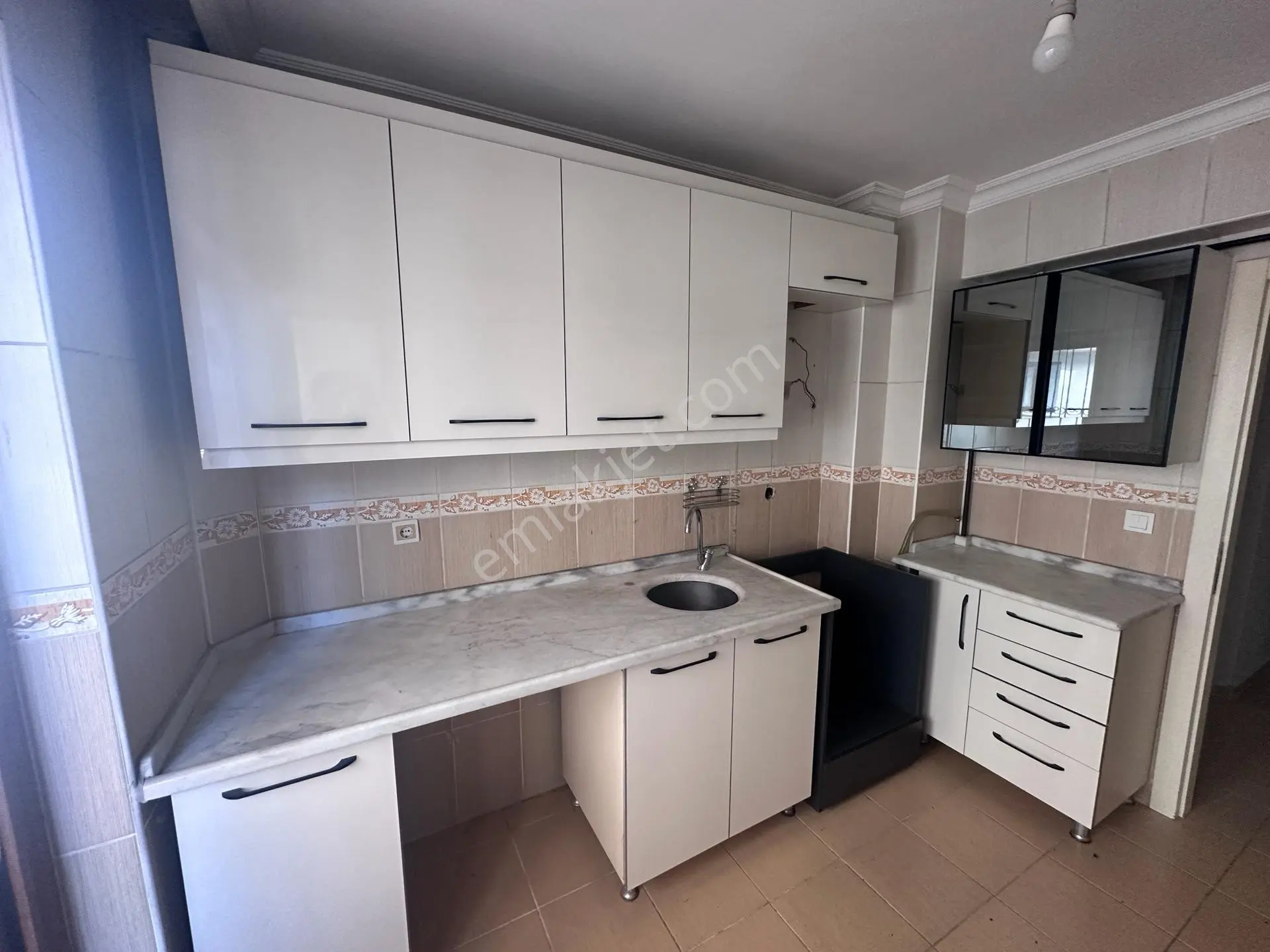 Güneşevler'de Cadde Üstü Yüksek Giriş 3+1 Satılık Daire — fotoğraf 2