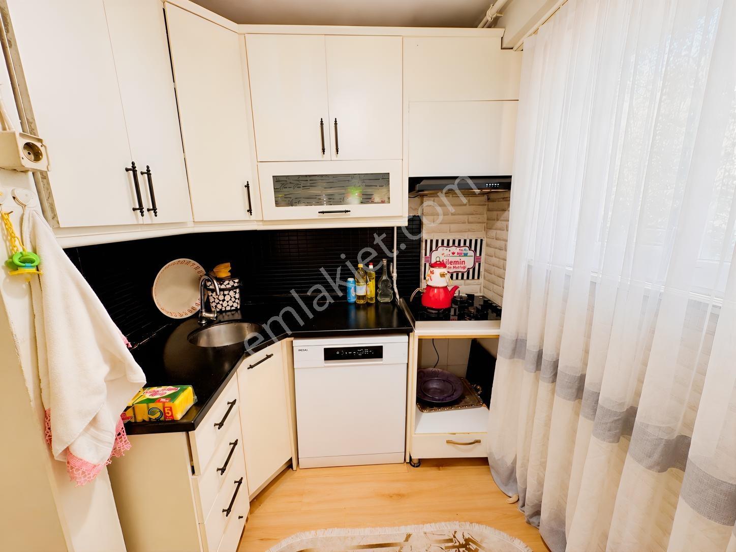 Bayrampaşa Yıldırım Mh. Satılık 2+1 Daire — fotoğraf 10
