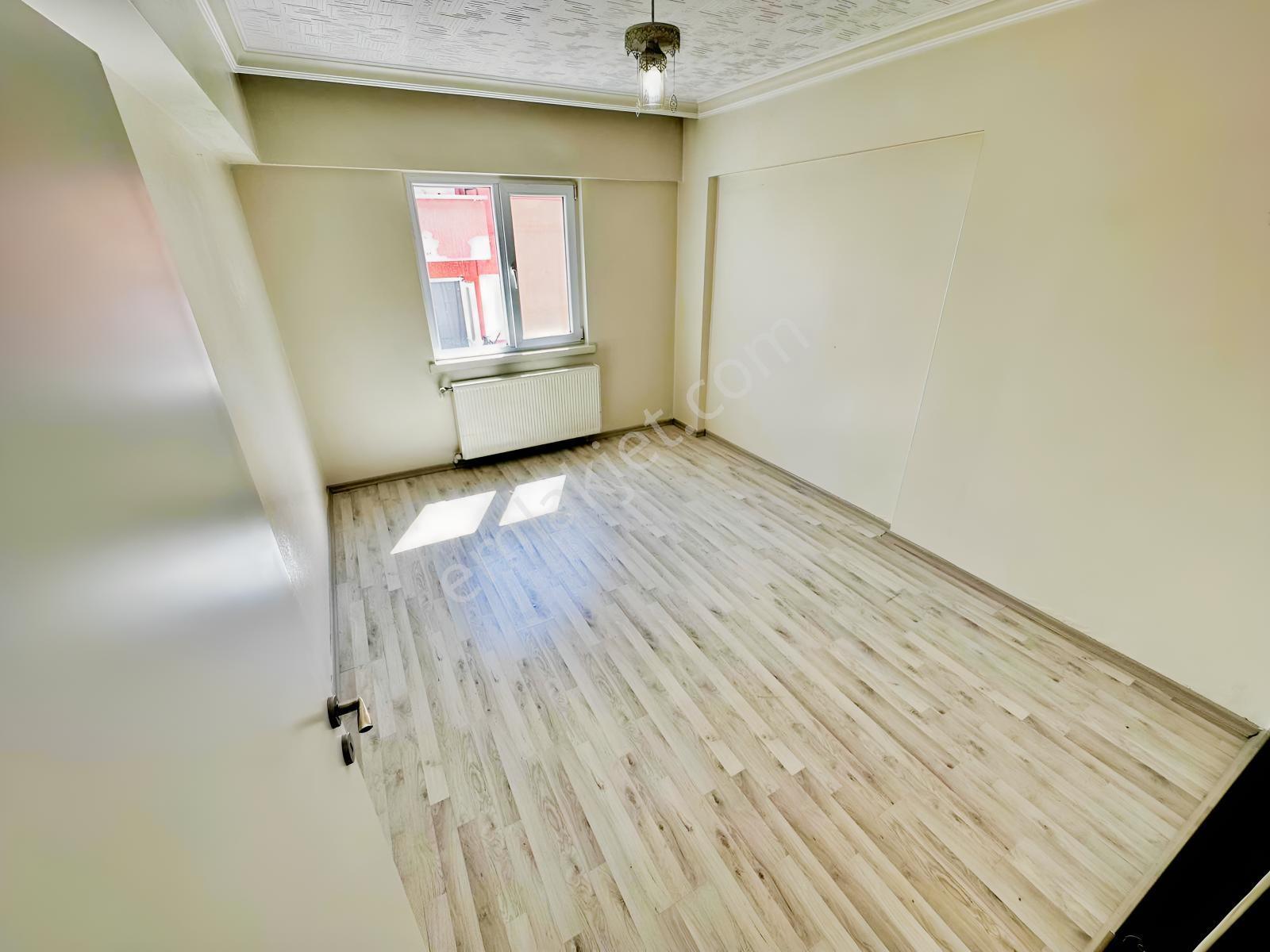 Ulukan'dn Elvanket'te Şehir Manzaralı !! Kış Bahçeli 4+1 Teras ! — fotoğraf 12