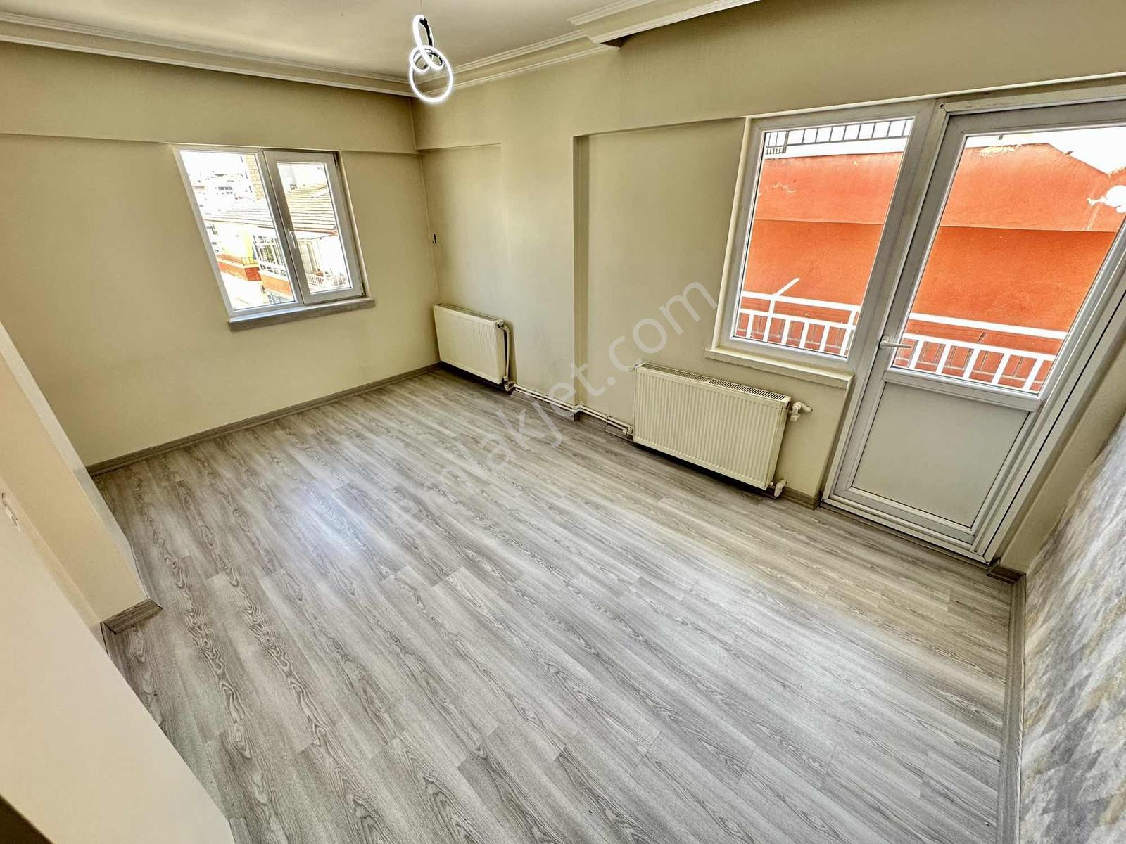 Ulukan'dn Elvanket'te Şehir Manzaralı !! Kış Bahçeli 4+1 Teras ! — fotoğraf 14