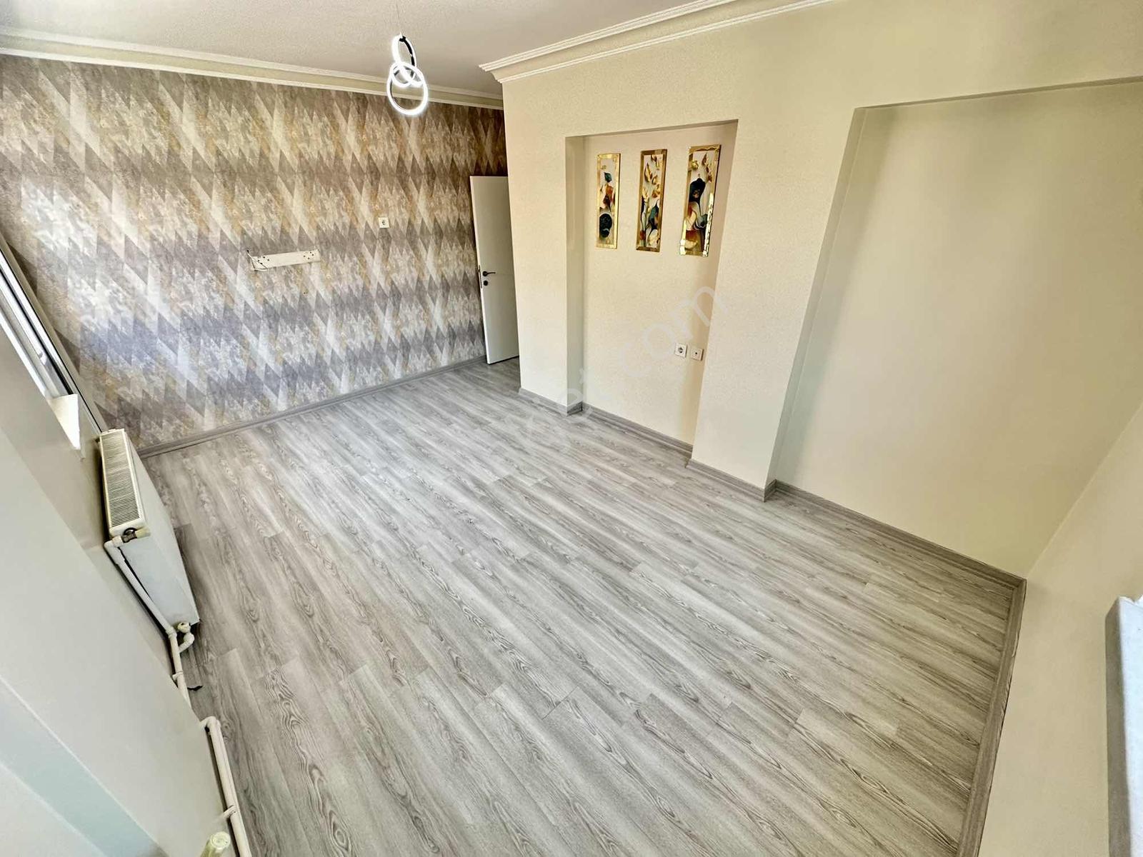 Ulukan'dn Elvanket'te Şehir Manzaralı !! Kış Bahçeli 4+1 Teras ! — fotoğraf 15