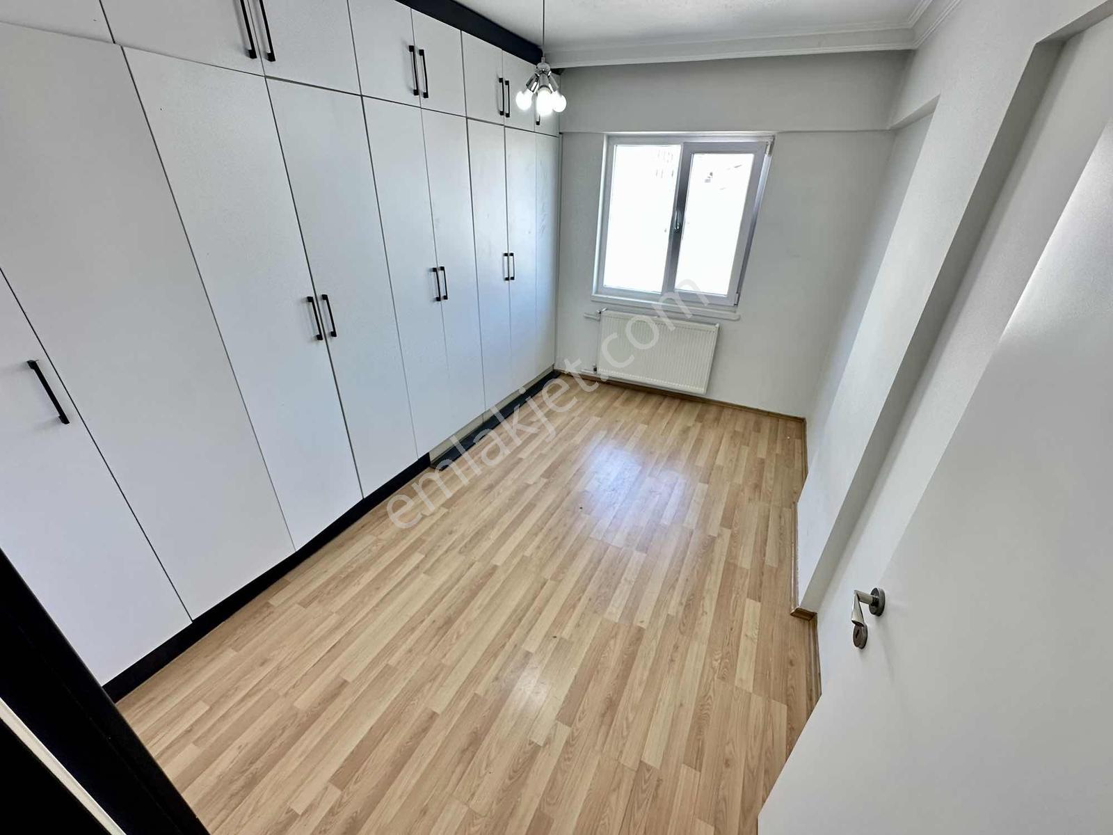 Ulukan'dn Elvanket'te Şehir Manzaralı !! Kış Bahçeli 4+1 Teras ! — fotoğraf 23
