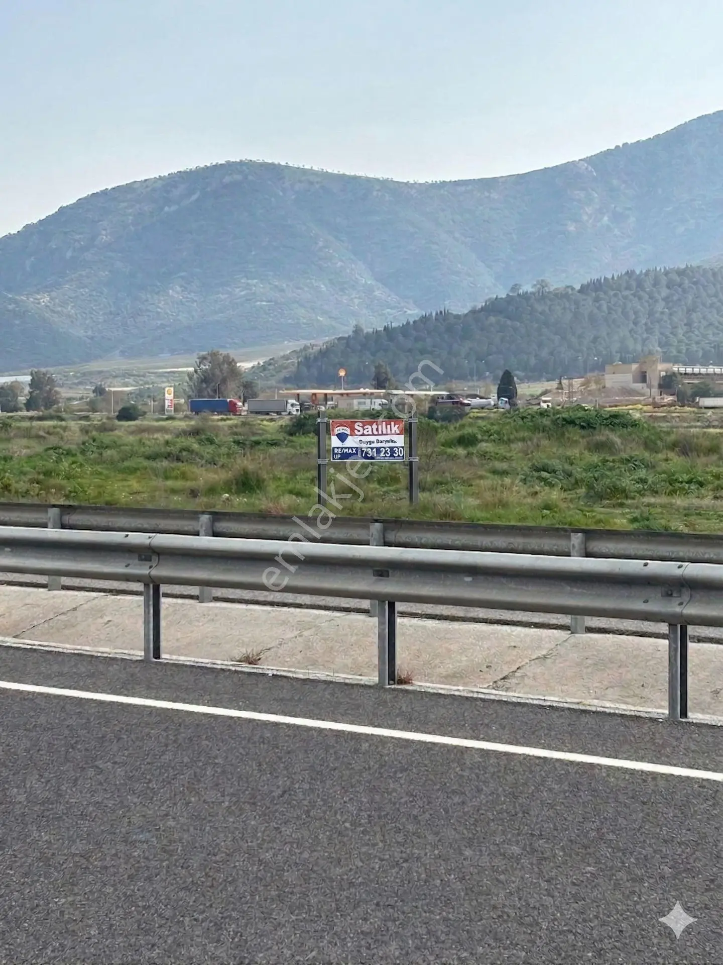 İzmir-aydın Anayolu Üzerinde Yatırımlık Tarla — fotoğraf 3