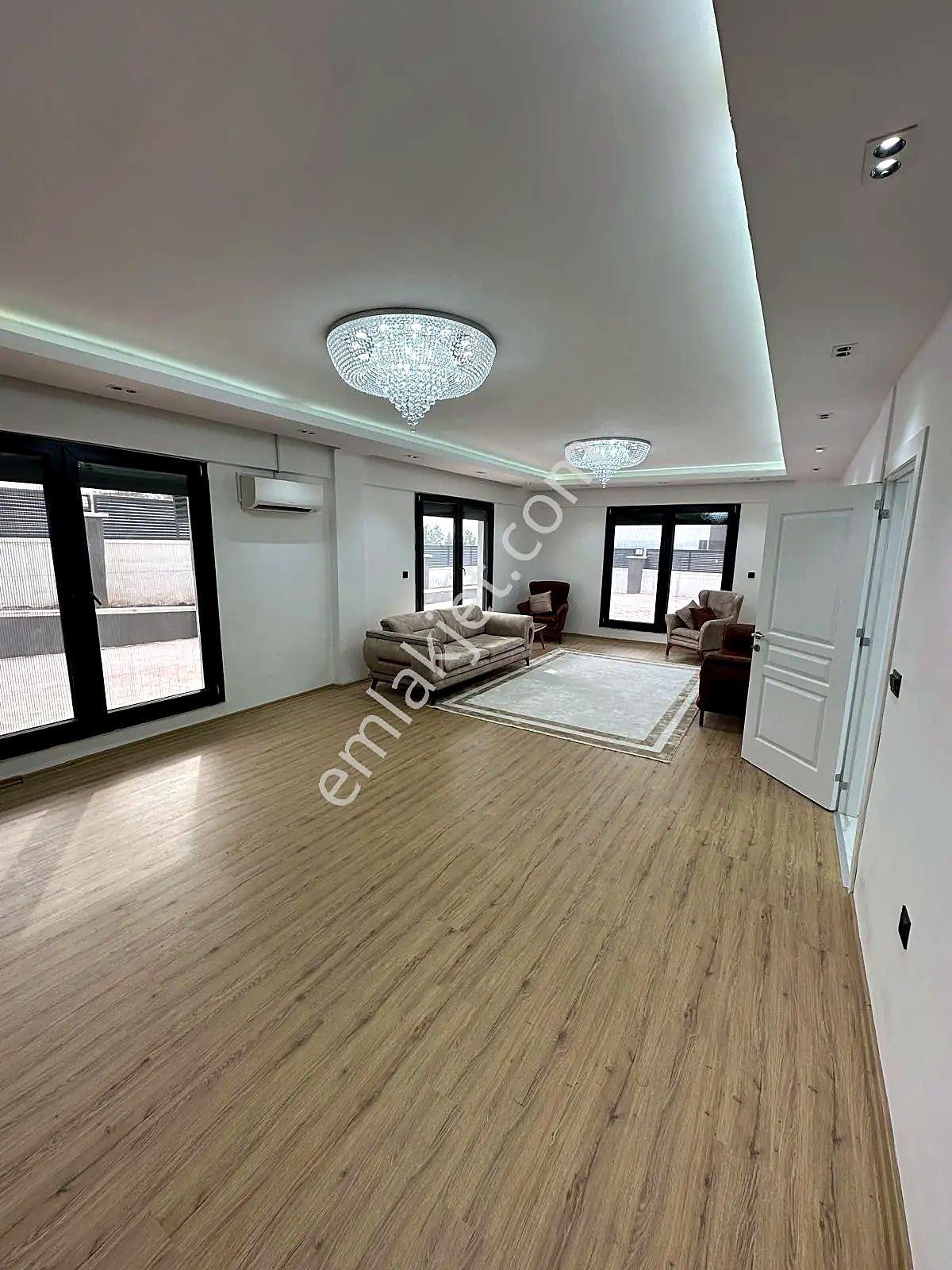 Oğuzeli Kurtuluş'ta 444 M² Arsa Üzerinde Sıfır 4 Katlı 3+1 Satılık Villa — fotoğraf 2
