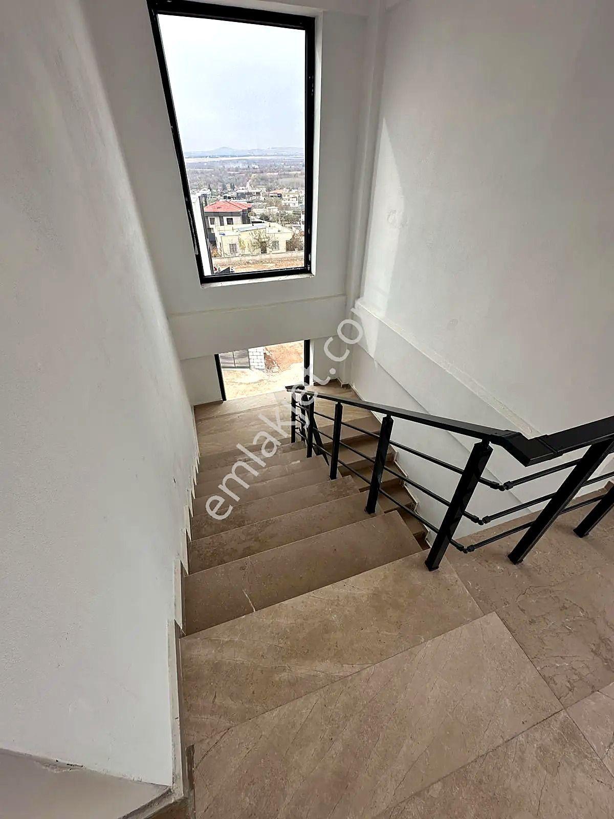 Oğuzeli Kurtuluş'ta 444 M² Arsa Üzerinde Sıfır 4 Katlı 3+1 Satılık Villa — fotoğraf 4