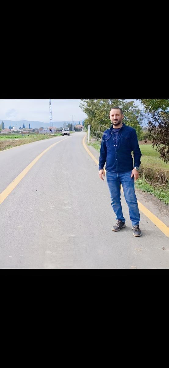 Sakarya Geyve Bayat Mahallesinde 994M2 Asfalta Cepheli Tarla
