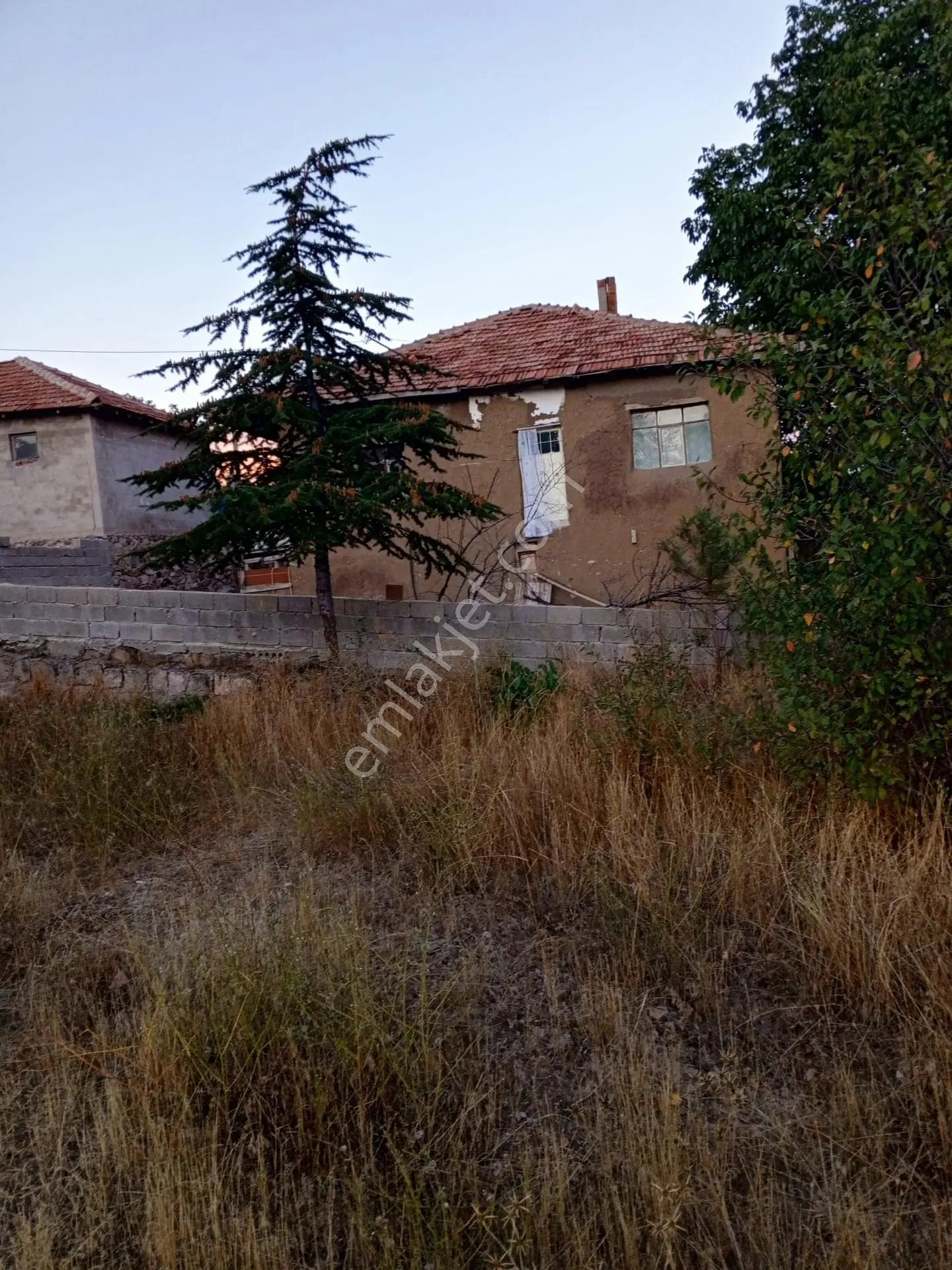 Sorgun Erkekli'de 457 M² Arsa İçinde Satılık Köy Evi