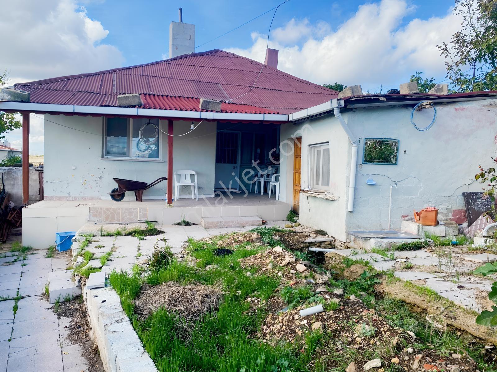 Vize Devlet Hastanesi Yanında 3+1 Satılık Bahçeli Müstakil Ev