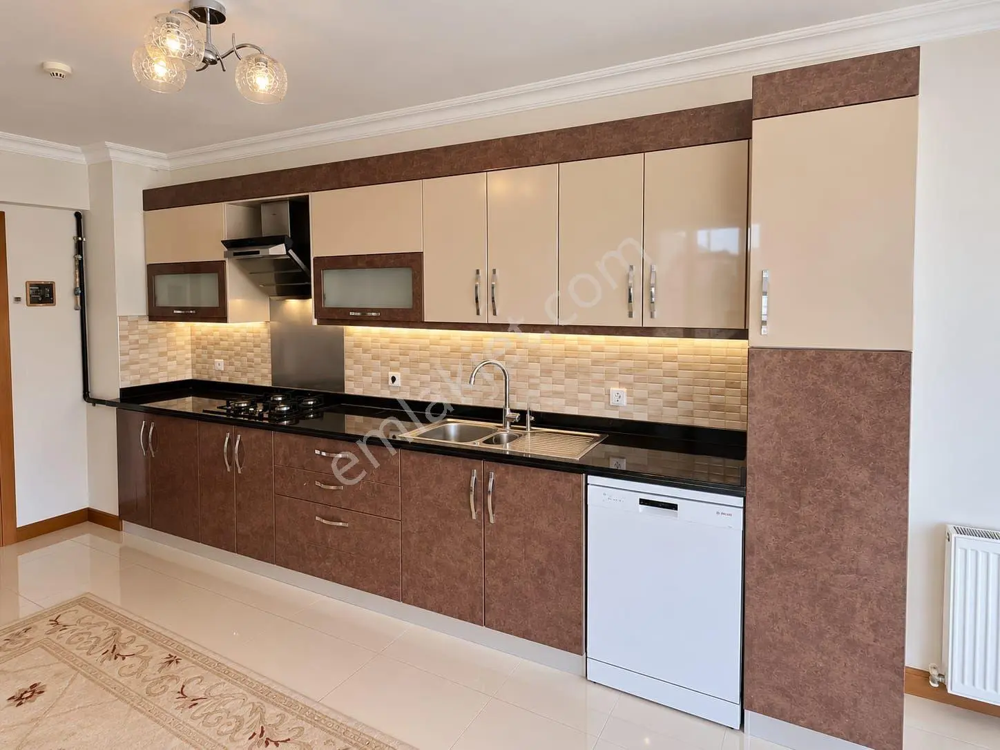 Bağlıca Merkez'de Lokasyon Avantajlı Ferah 4+1 Daire — fotoğraf 3