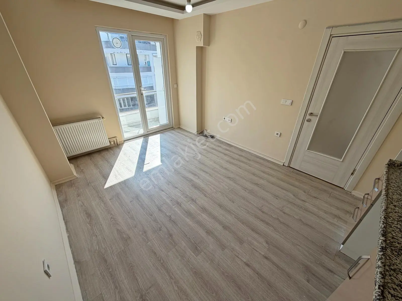 ▀güç'ten Altınkum'da Ön Cephe Asansörlü Kombili Kaçmaz 1+1 Daire — fotoğraf 10