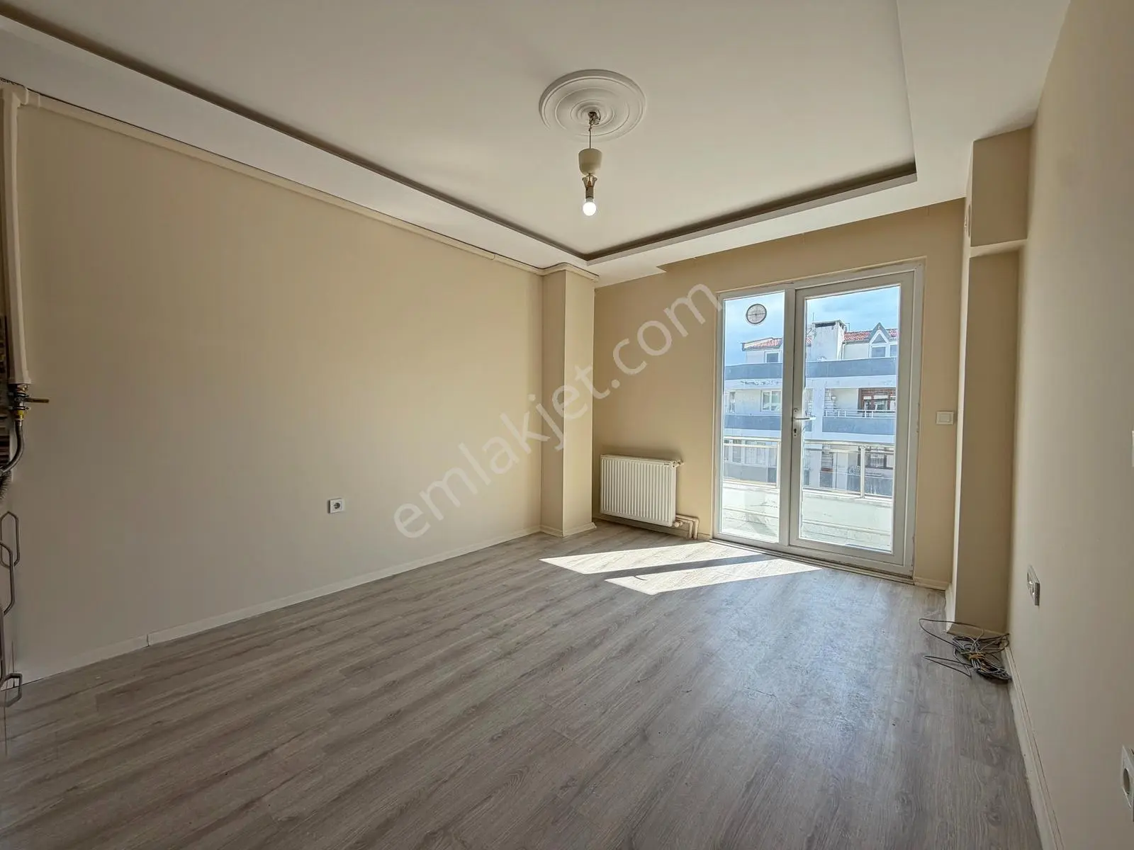 ▀güç'ten Altınkum'da Ön Cephe Asansörlü Kombili Kaçmaz 1+1 Daire — fotoğraf 17
