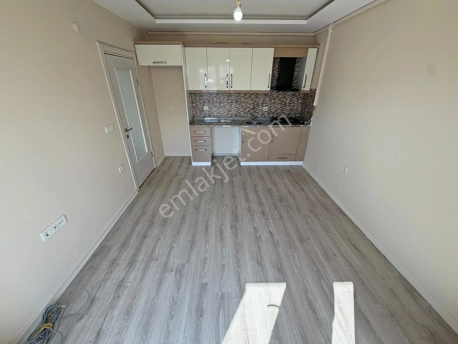 ▀güç'ten Altınkum'da Ön Cephe Asansörlü Kombili Kaçmaz 1+1 Daire — fotoğraf 34