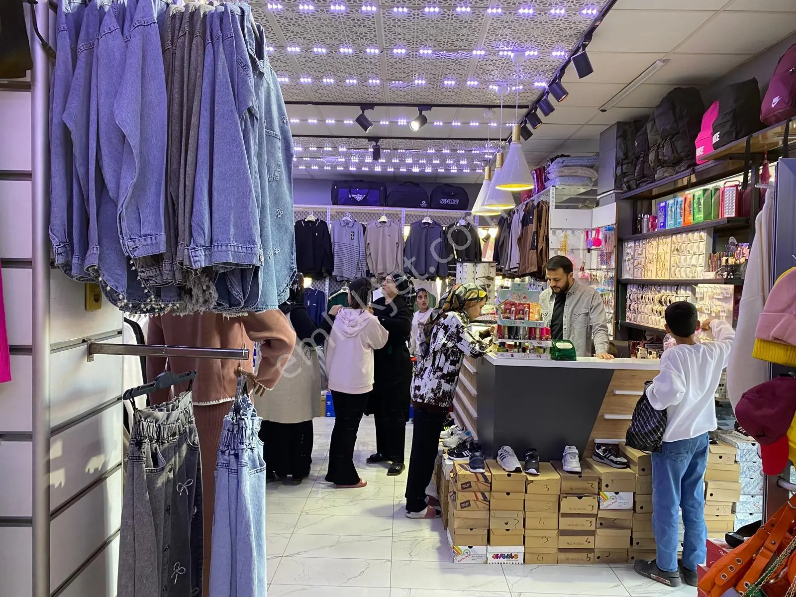 Levent Caddesi Polis Okulu Kavşağı 4daire 480bin -200m2 İşyeri 300bin Getiri 3katlı Komple Bina. — fotoğraf 3