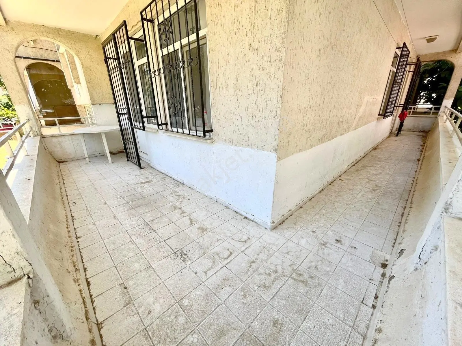 ▀güç'ten Akçay'da Ayrı Mutfaklı Havuzlu Kelepir Fırsat 3+1 Daire — fotoğraf 6
