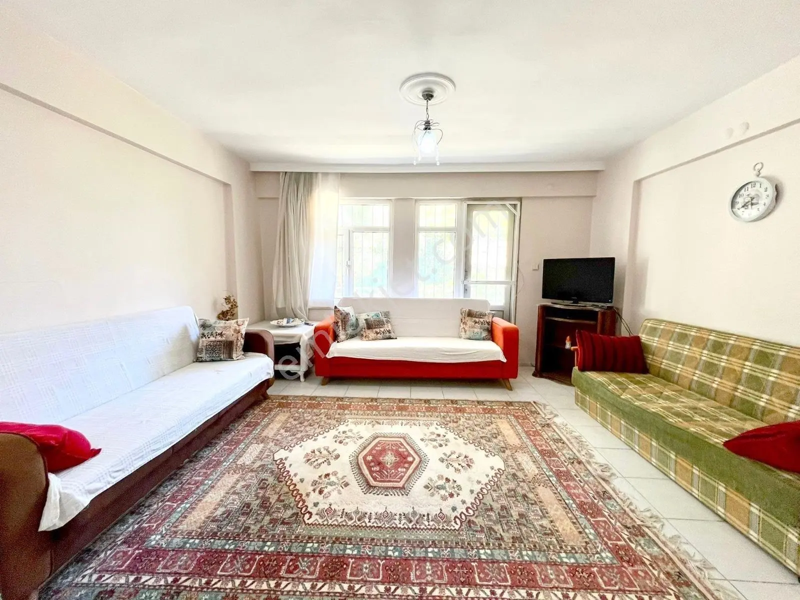 ▀güç'ten Akçay'da Ayrı Mutfaklı Havuzlu Kelepir Fırsat 3+1 Daire — fotoğraf 10