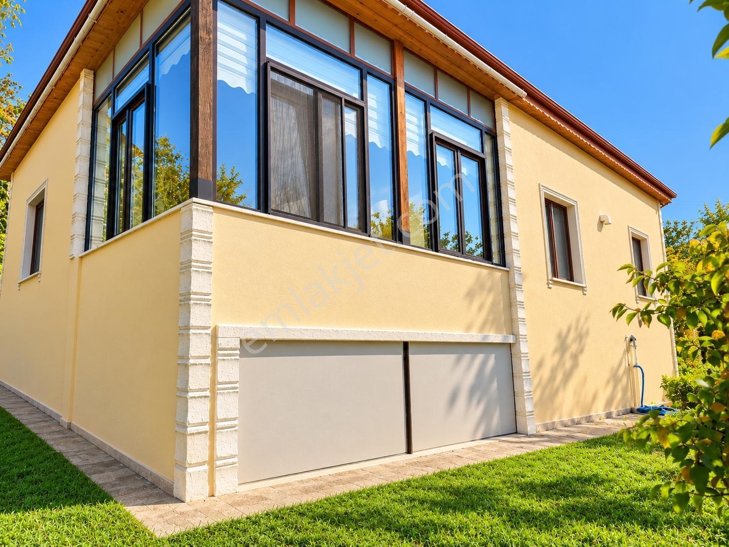 Sakarya Akkaya 2.242 M2 Arsa İçinde 150M² Müstakil Ev Ve Bahçesi