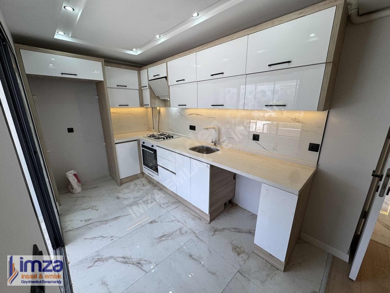 İmza'dan Torbalı Mah. 3+1 100m2 Açık Mutfak Ultra Lüx Daire — fotoğraf 2