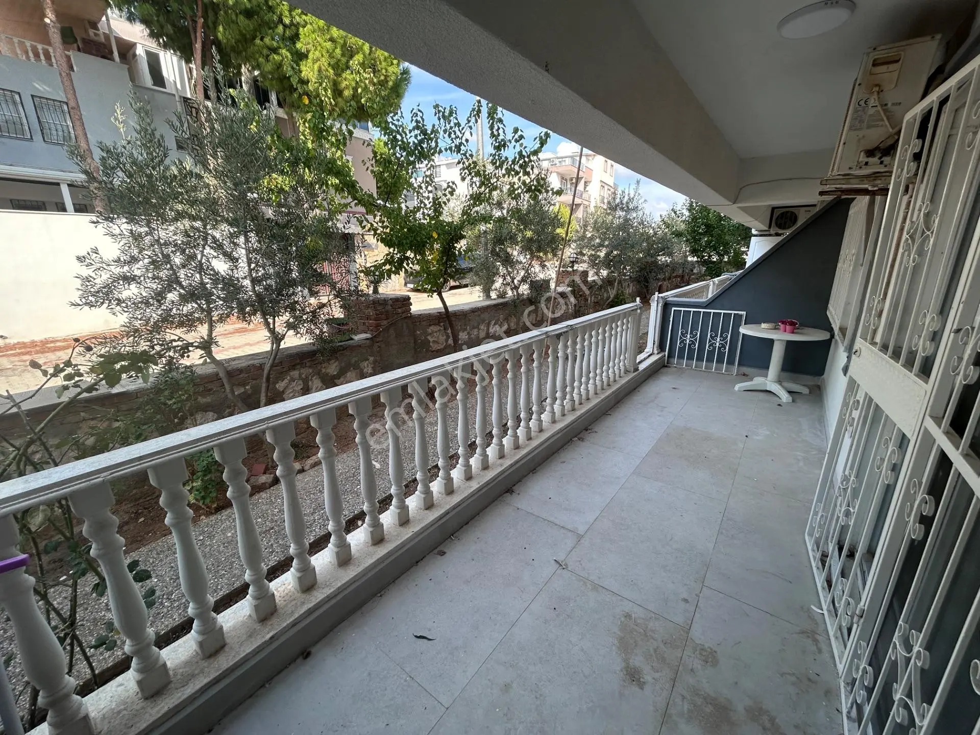 Havuzlu Sitede Geniş 1+1 — fotoğraf 15