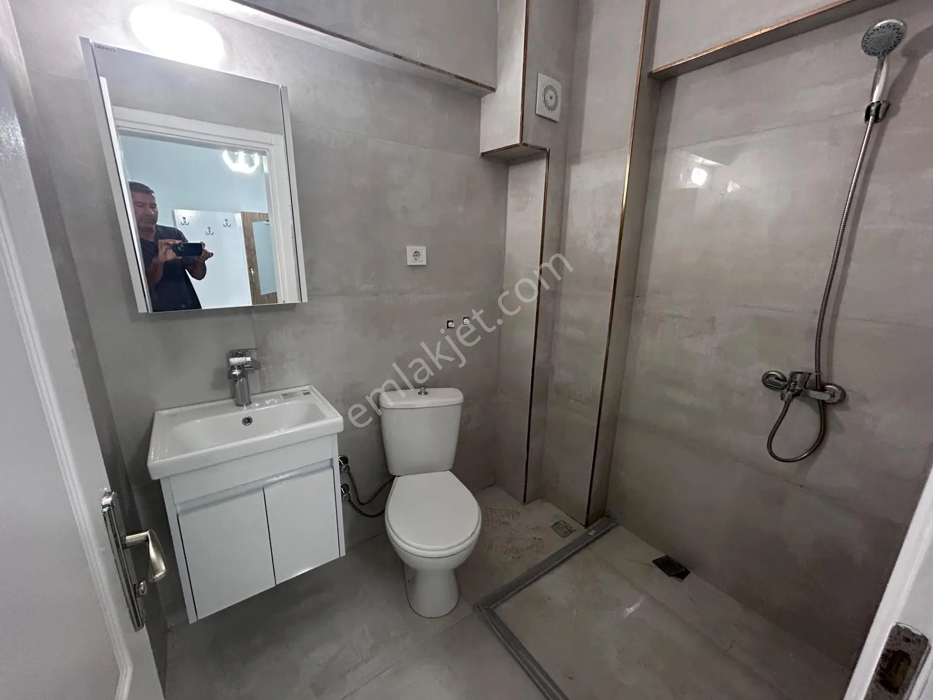 Havuzlu Sitede Geniş 1+1 — fotoğraf 19