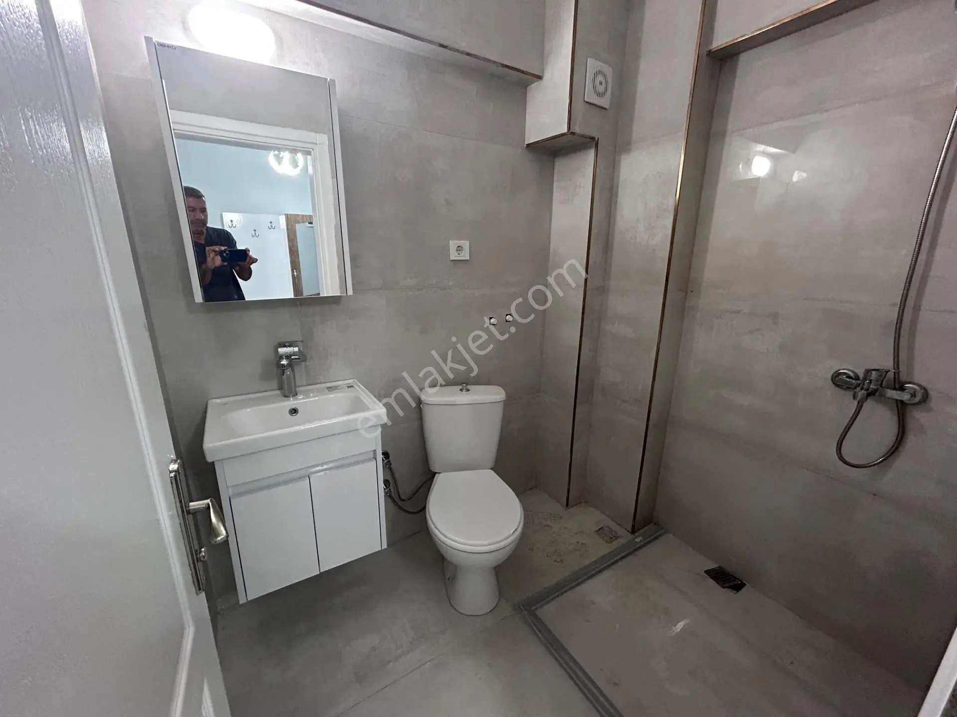 Havuzlu Sitede Geniş 1+1 — fotoğraf 20