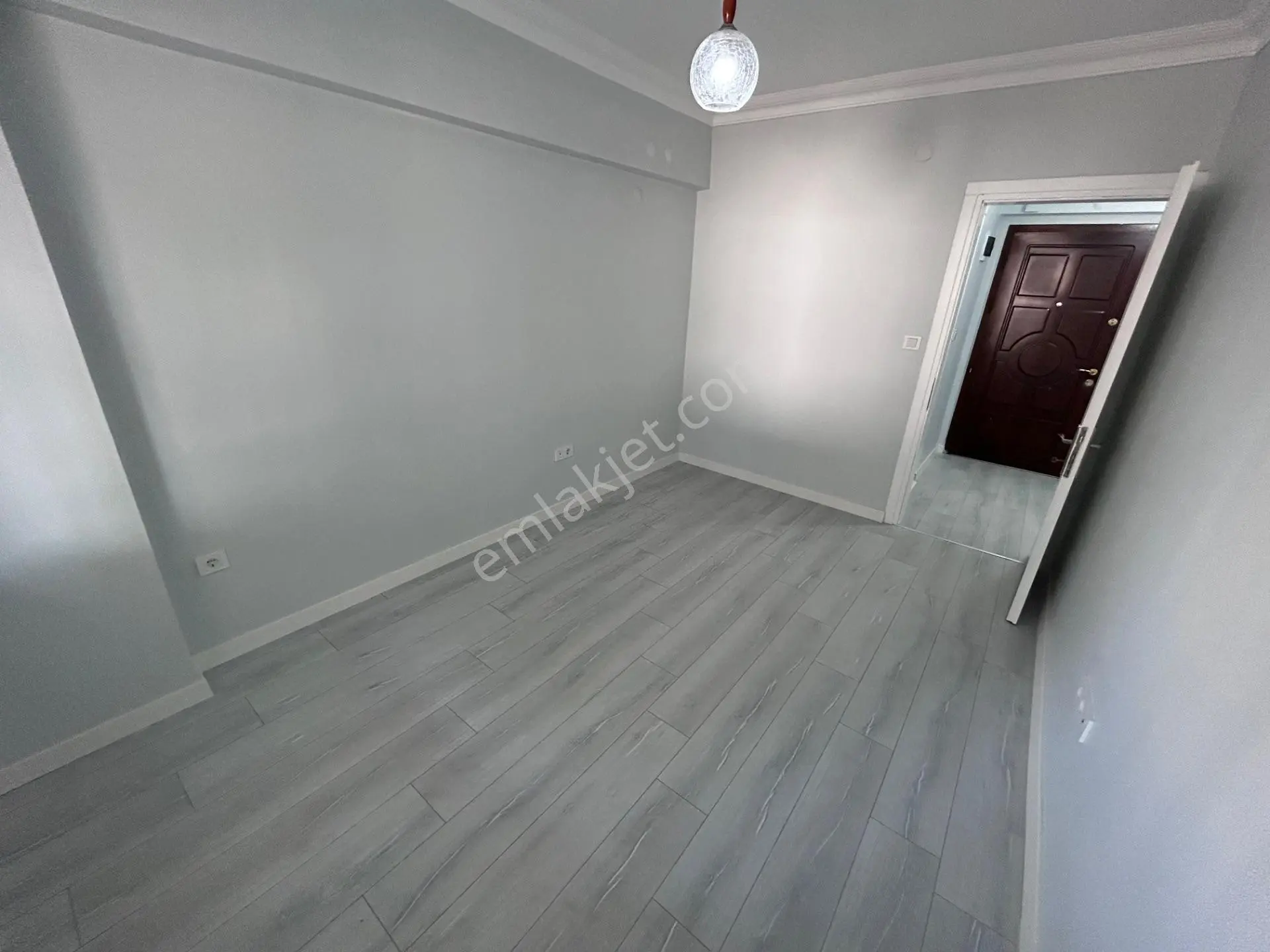 Havuzlu Sitede Geniş 1+1 — fotoğraf 28
