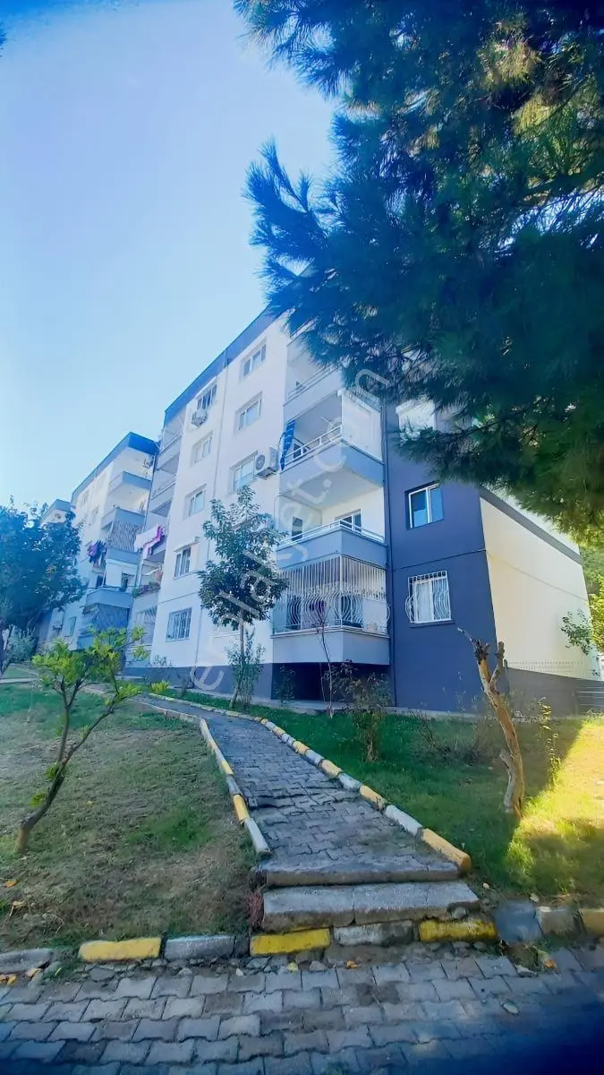 Kuşadası Kadınlar Denizinde Satılık Ferah Önü Açık 3+1 Daire.