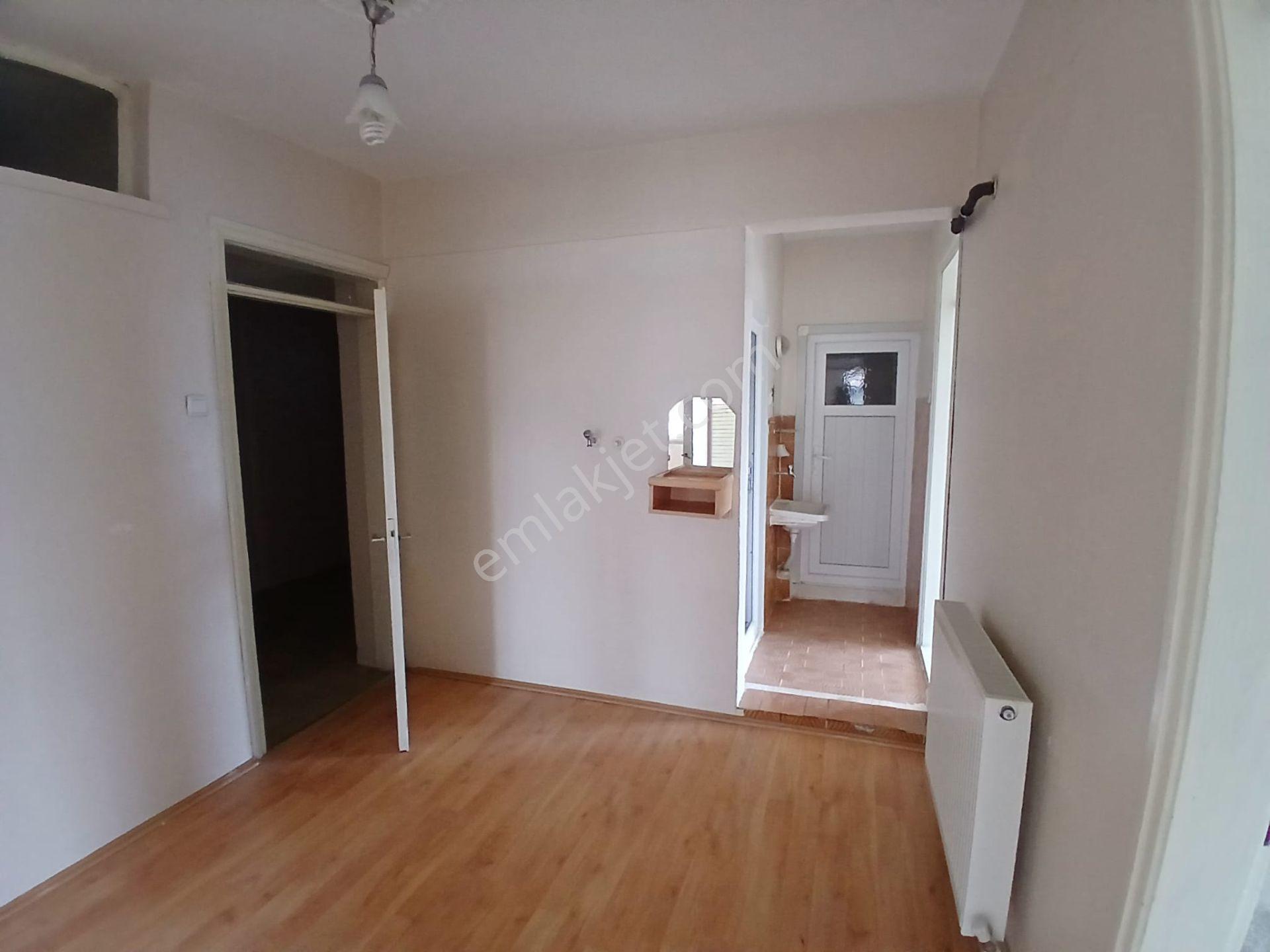 Akçay Emlak'tan Akşehir Mimarlık Mühendislik Fakültesi Yanında Doğlgazlı Satılık 2+1 Daire — fotoğraf 19