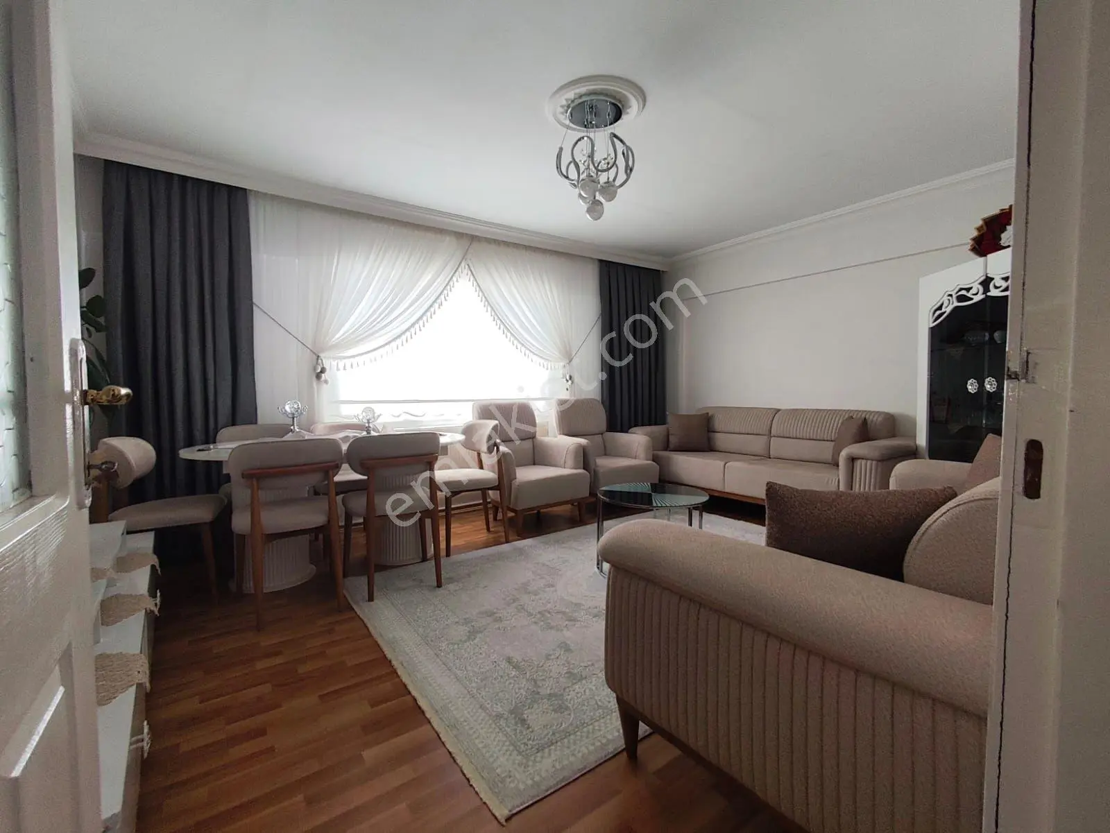 Yılmaz Gayrımenkulden 5+1 Teras Acık Kapalı Masrafsız Cadde Üzeri