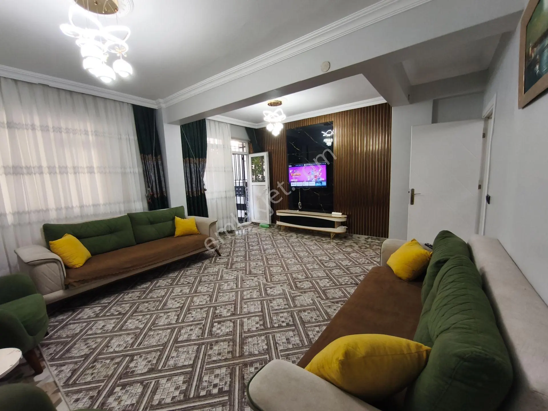 Bena Emlak'Tan Satılık 2+1 Giriş Kat Çift Cepheli