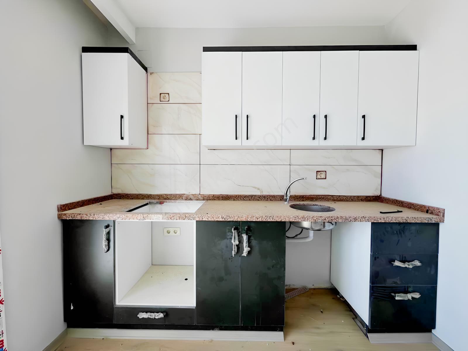 Parsi'ten Kriminal Civarı Kapalı Mutfak 3+1 Satılık Daire — fotoğraf 6