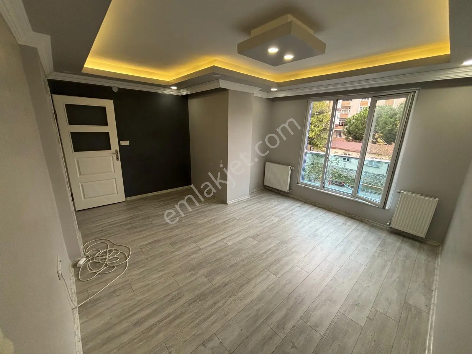 Köprü Emlak'tan Satılık 2+1 Balkonlu Ara Kat Daire — fotoğraf 2