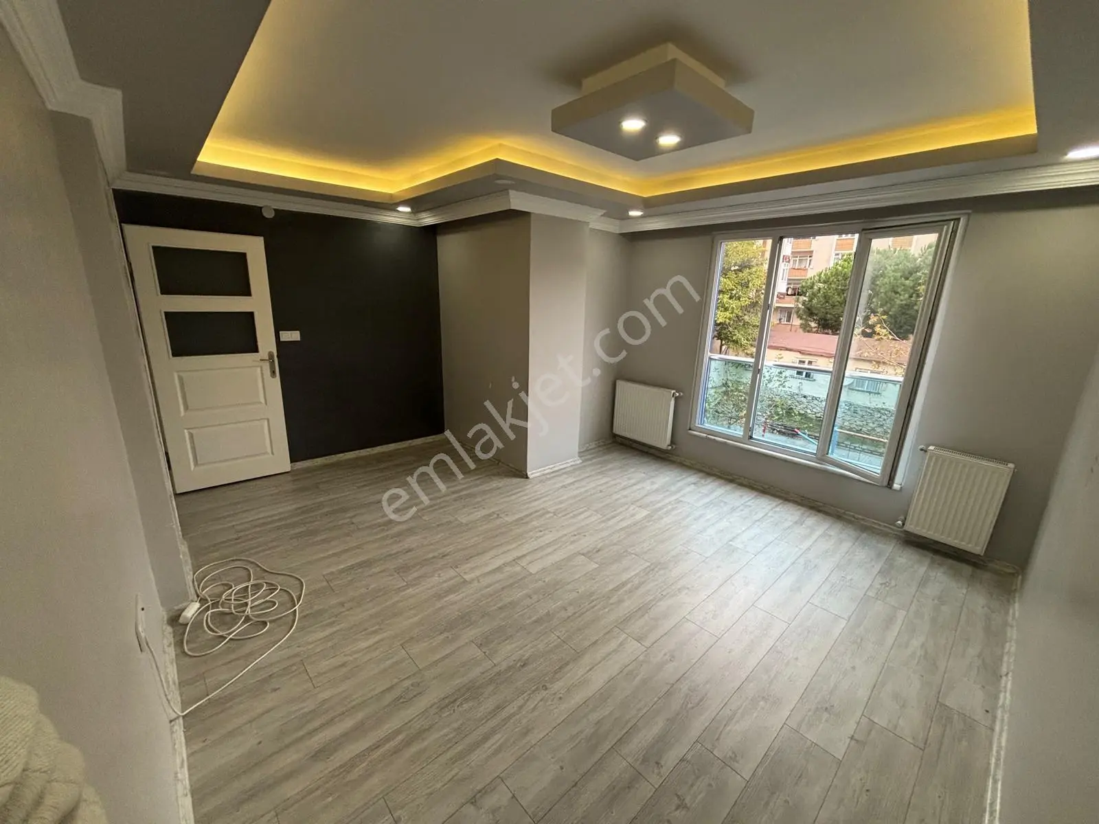 Köprü Emlak'tan Satılık 2+1 Balkonlu Ara Kat Daire — fotoğraf 3